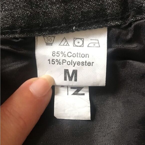 NWOT … SHEIN “Size: M” Distressed Black Denim Shorts - Picture 3 of 4